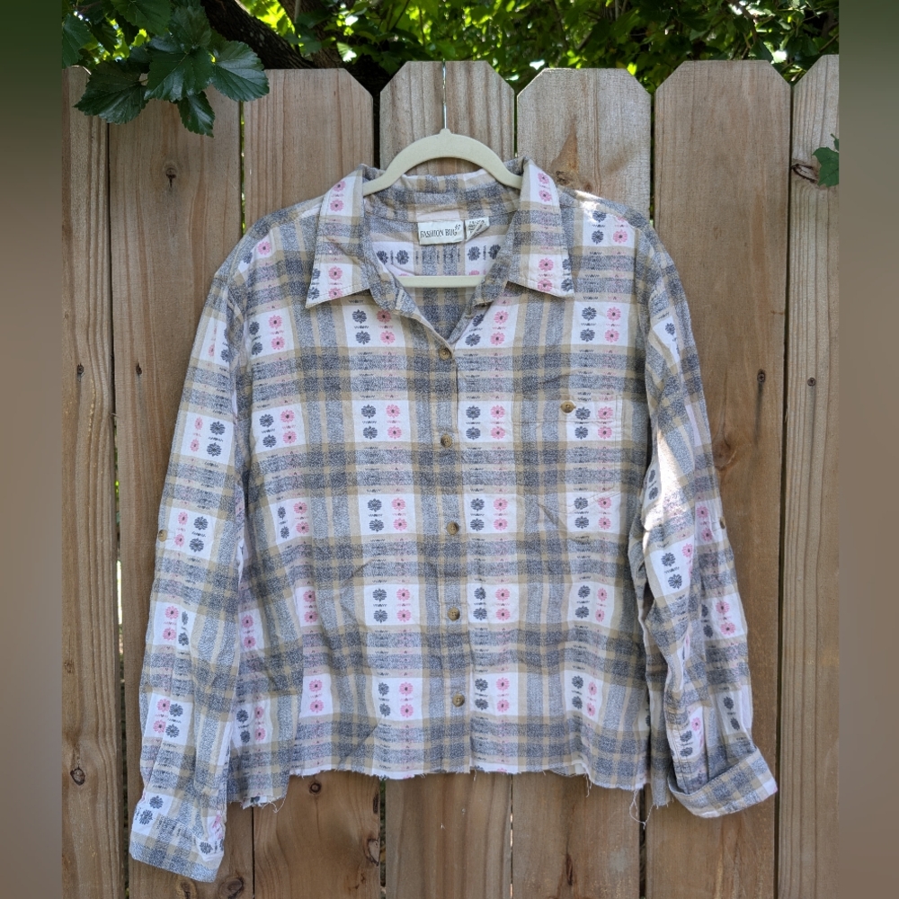 Vintage Plus Size Fashion Bug Grannycore Floral Plaid Cropped Button Down Shirt